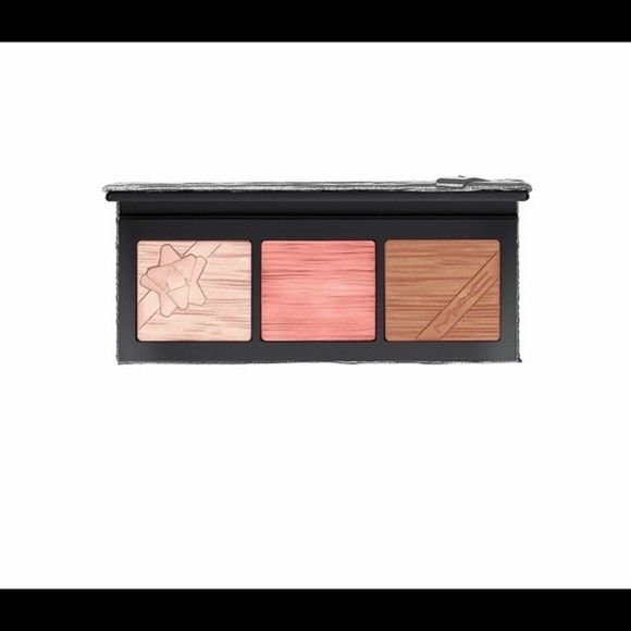 M•A•C Shiny Pretty Things Face Compact Fair- NEW! - Picture 3 of 4